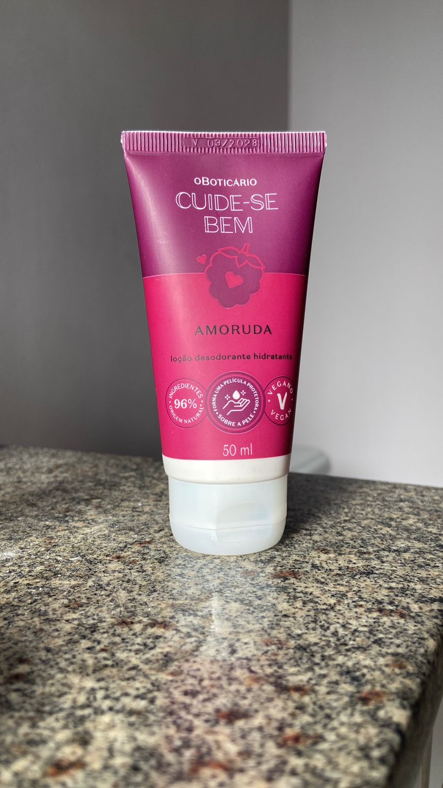 Resenha- Loção hidratante desodorante corporal Cuide-se Bem Amoruda, novo lançamento da O Boticário
