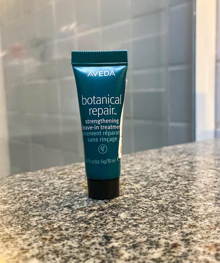 Resenha- Botanical Repair Strengthening leave-in treatment da Aveda
