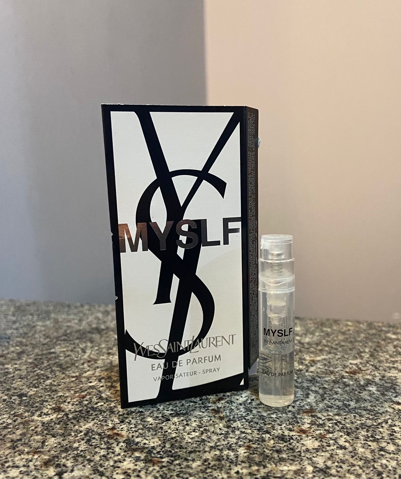 Resenha- Myself de Yves Saint Laurent