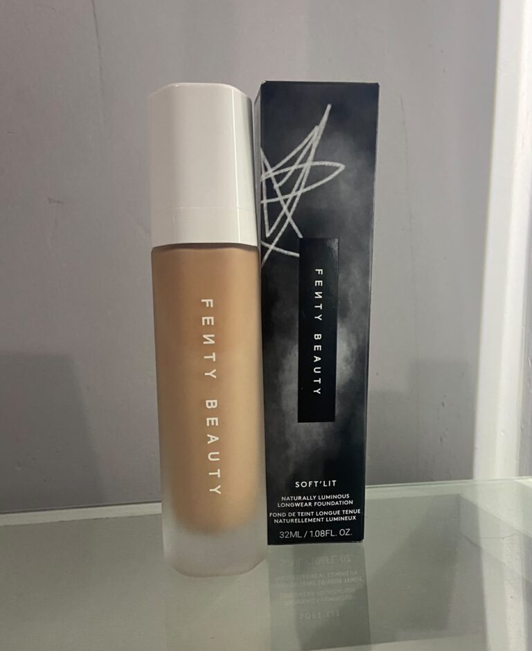 Resenha- Base Soft’Lit Naturally Luminous da Fenty Beauty